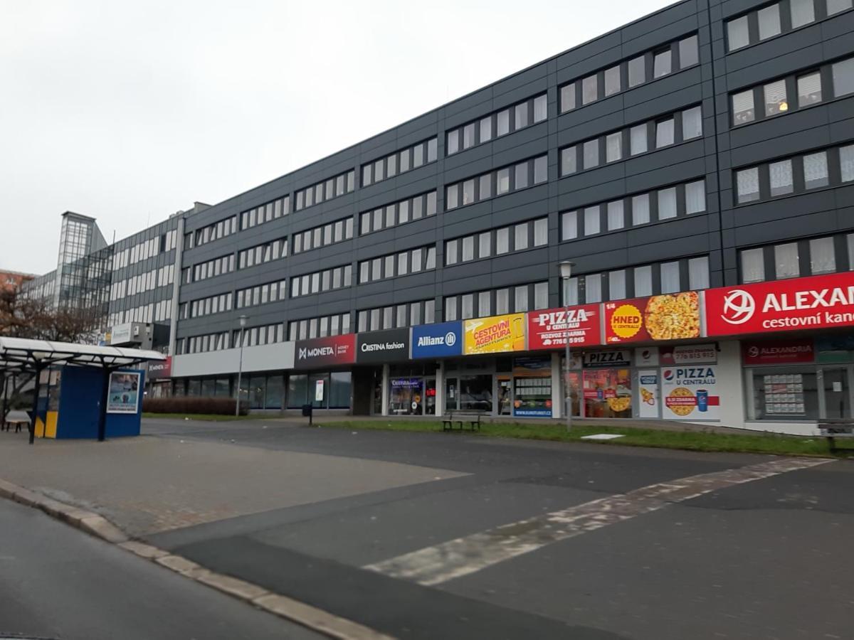 Prague Apartment In Most Near Golf Club, Aqua-Hipo-Autodrom In Most Exterior foto