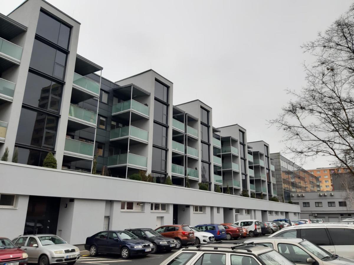 Prague Apartment In Most Near Golf Club, Aqua-Hipo-Autodrom In Most Exterior foto